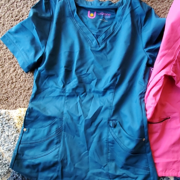 Scrub tops - Picture 4 of 4
